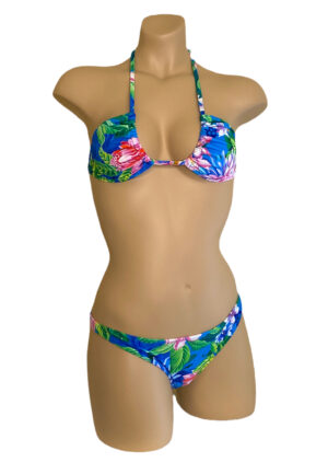 Low waist bikini bottoms and triangle bikini top in tropic floral print