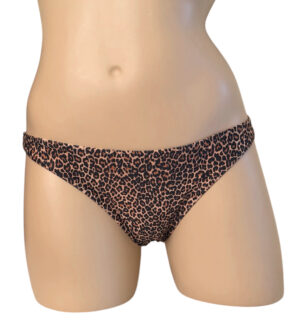 Low rise sporty bikini bottoms in cheetah print