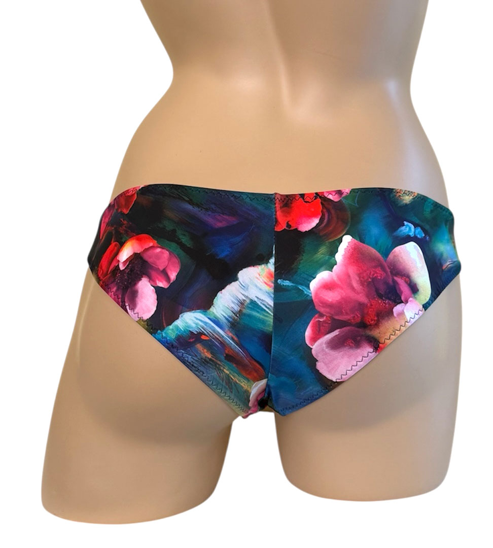 Sporty low waist bikini bottoms in waterlily print back view